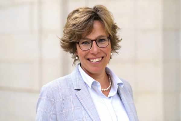 Dr. Stephanie Gamp